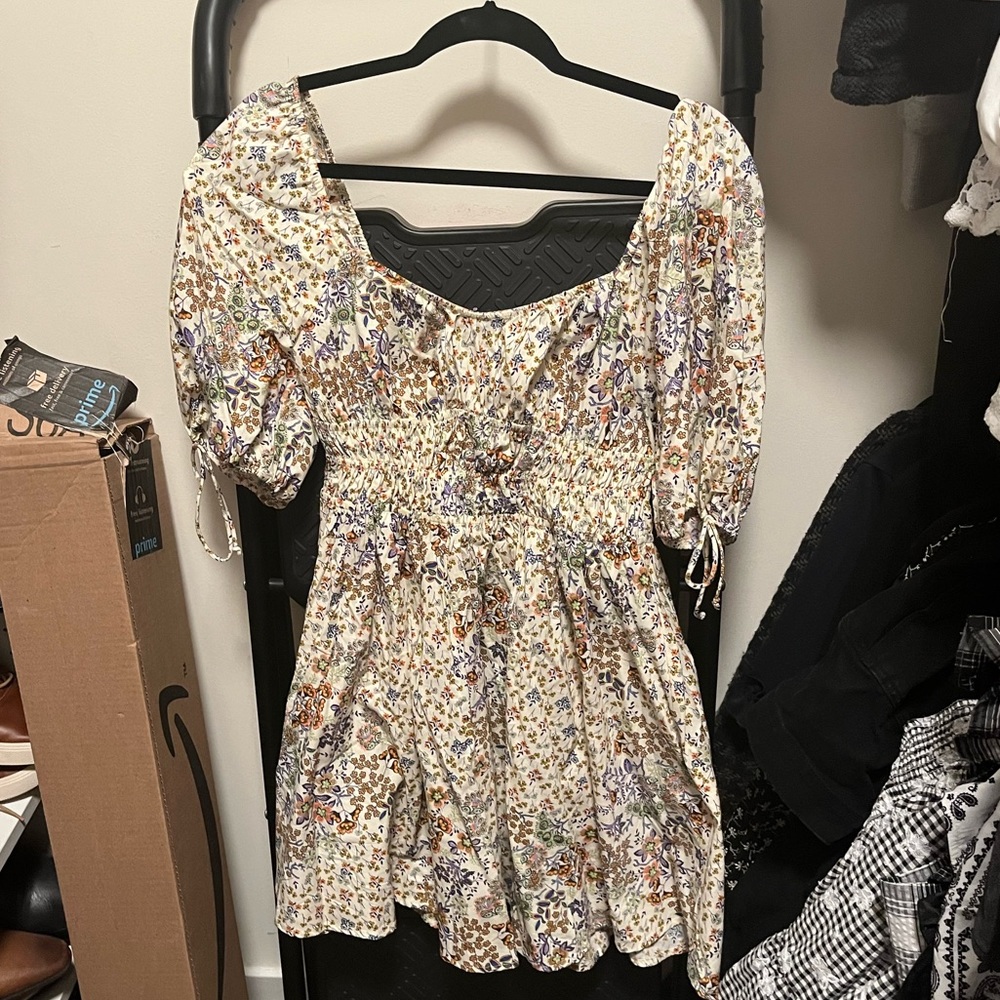 Beautiful dress only worn once!